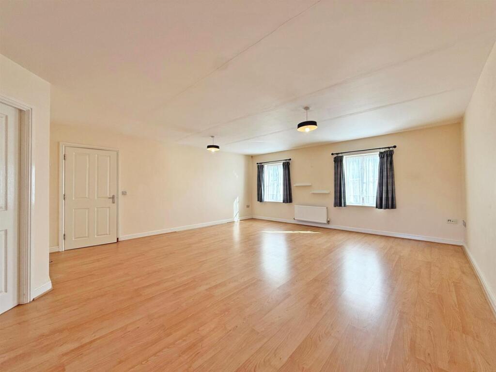 Apartment in Shrewsbury, Shropshire - View 3