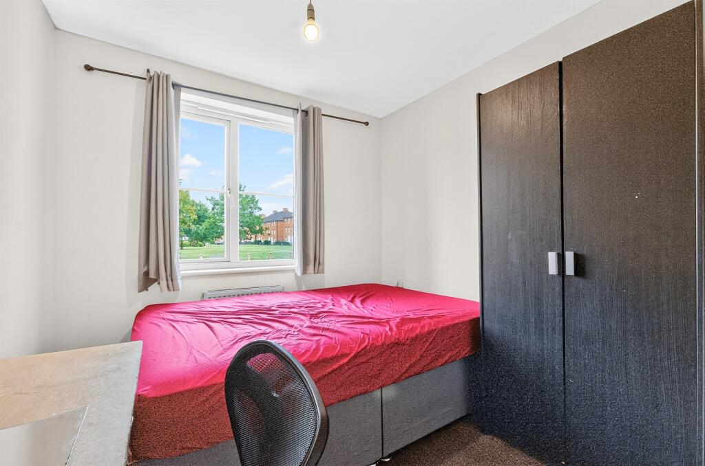 Apartment in St Albans - More