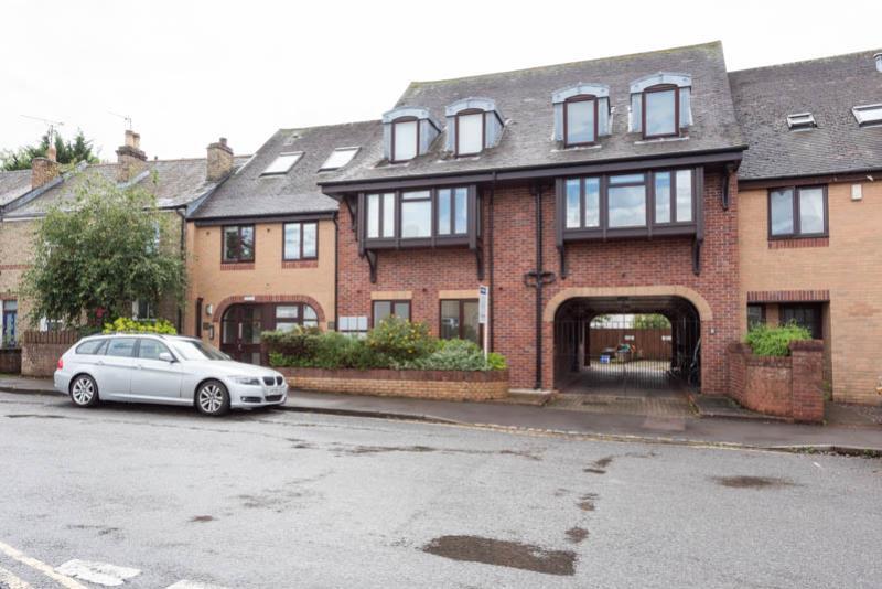 Main image of property: Wadham Court, Edgeway Road, Oxford, OX3 0HD