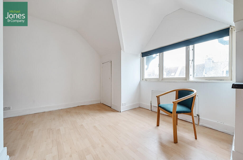Apartment in Worthing, West Worthing - View 2