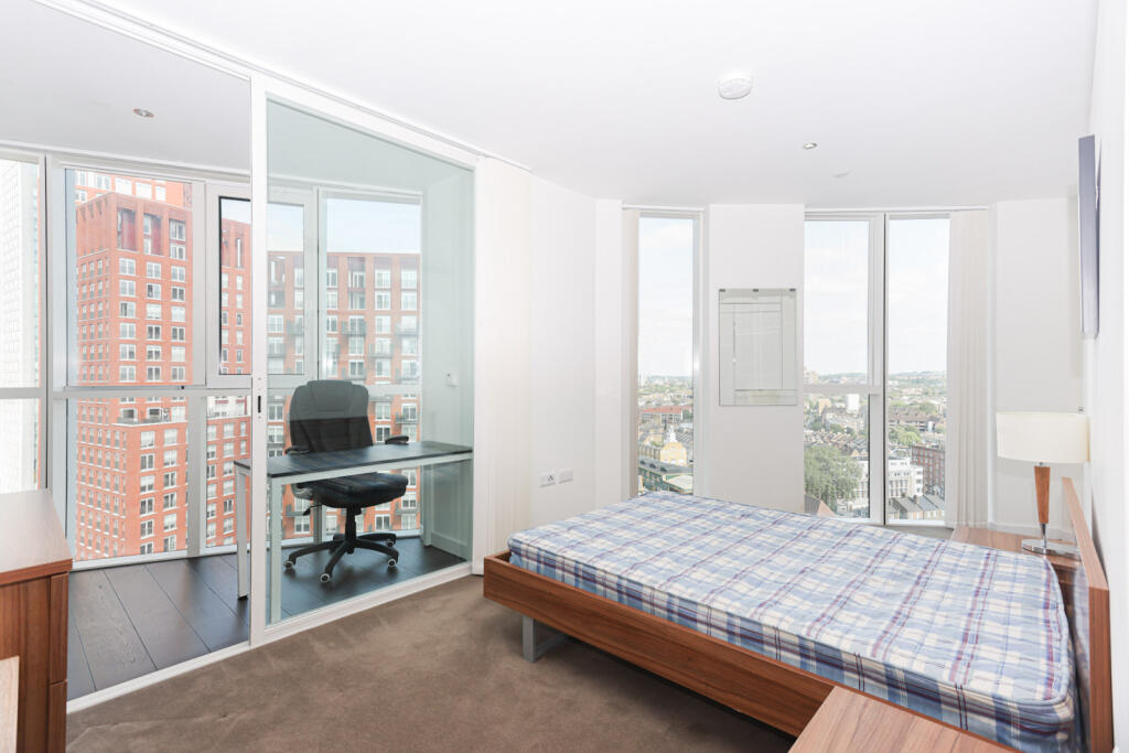 Wandsworth Road, Nine Elms, SW8 - View 4