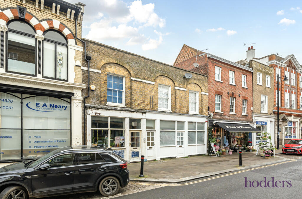 Main image of property: Chertsey, Surrey, KT16