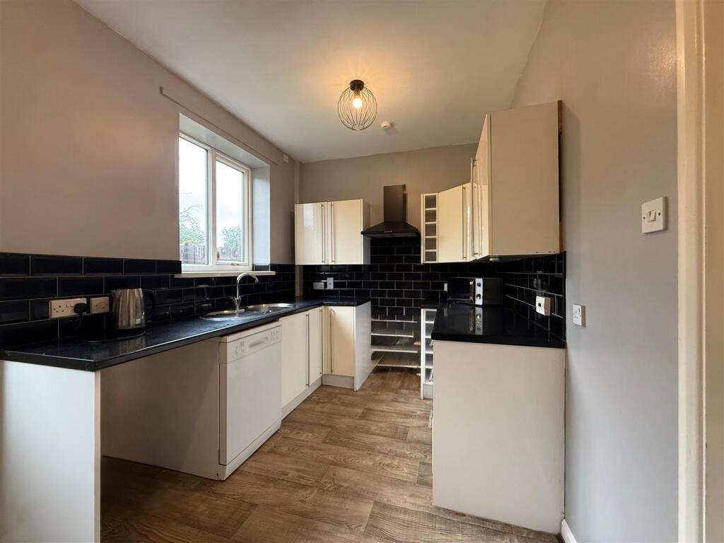 Main image of property: Scalby Grove, Hull