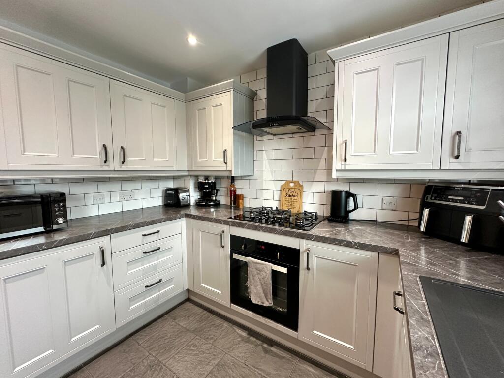 House in Sandwell, West Midlands - More
