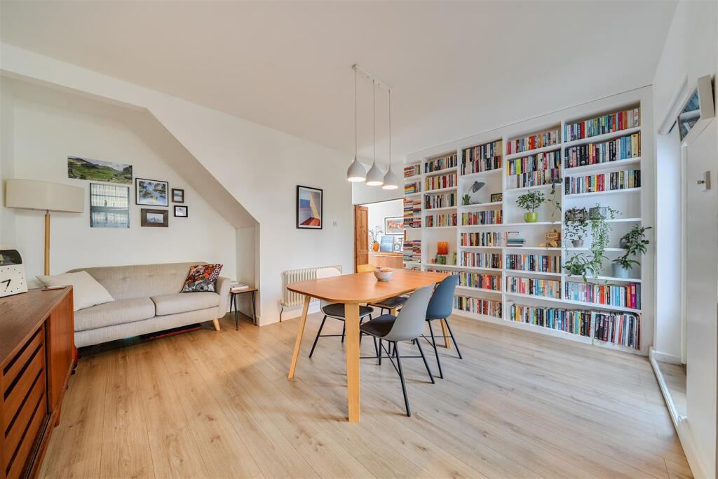 House in Surbiton, Oakhill - View 3