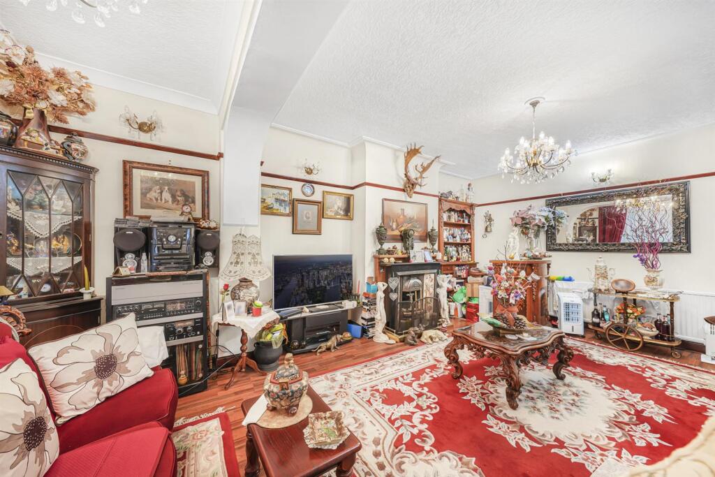 House in London - View 3