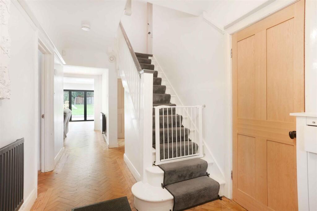 House in London, Carshalton Beeches - View 4