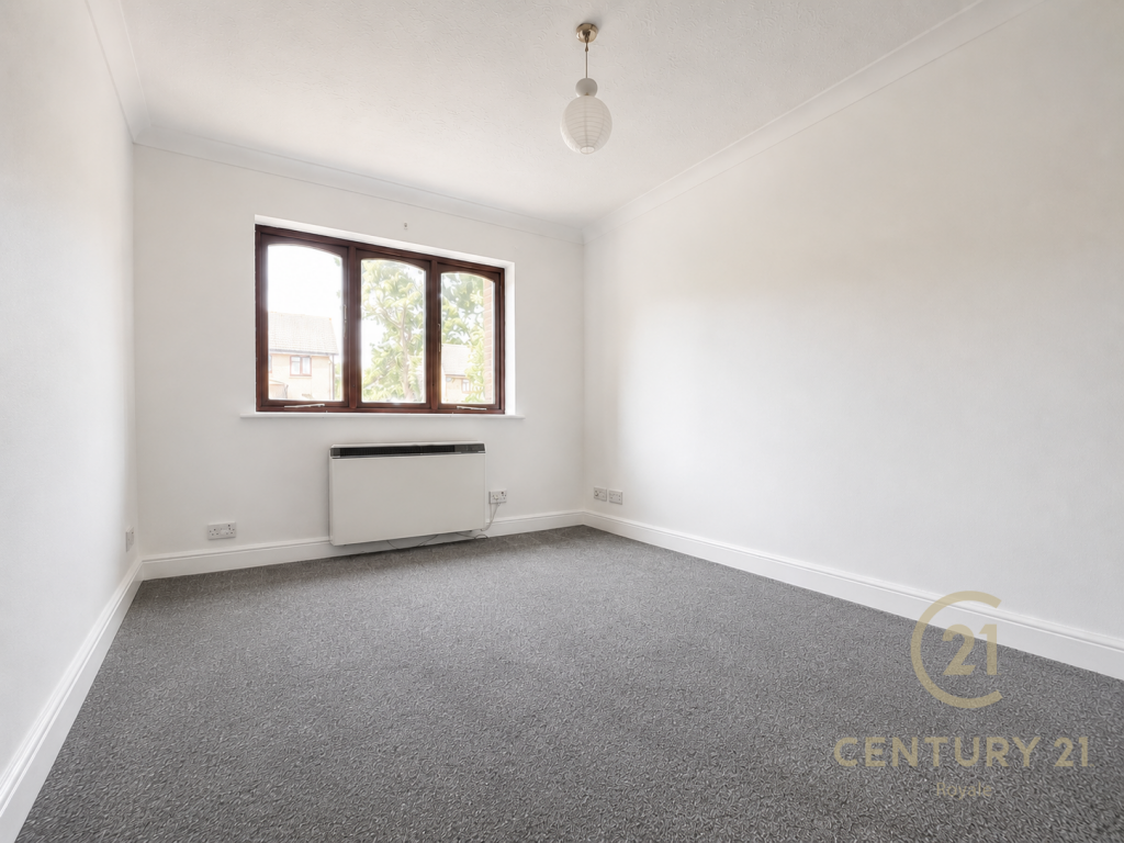 Apartment in Kingston upon Thames - View 2