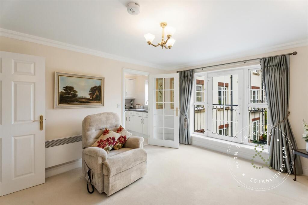 Apartment in Cardiff, Llandaff - View 3