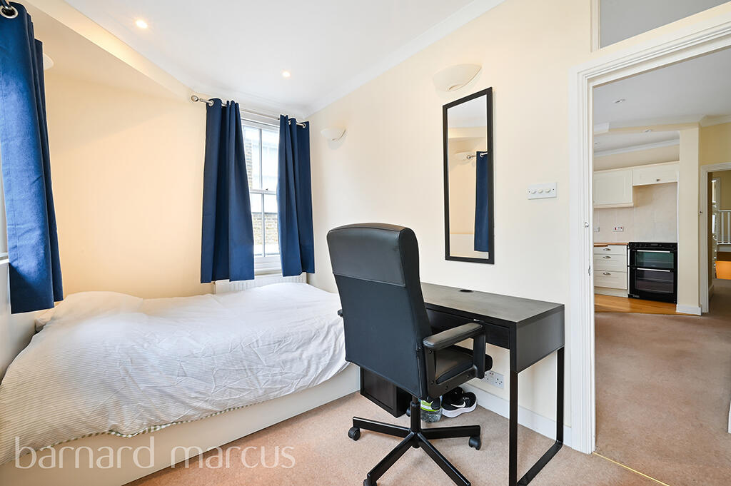 Apartment in London, Falcon Estate, Clapham Junction - More