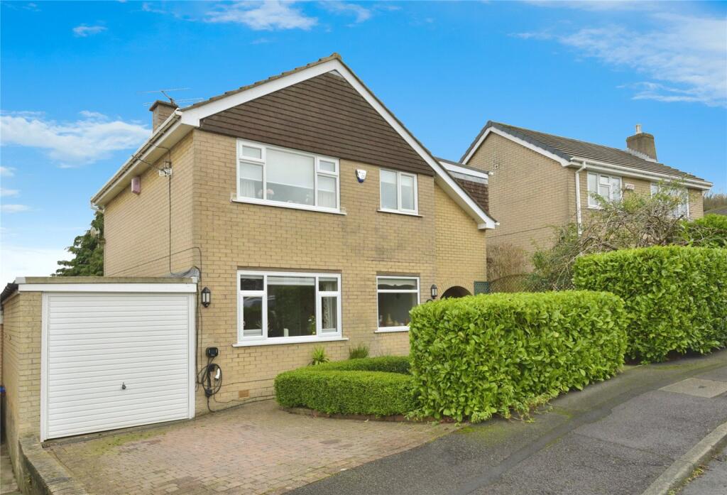 3-bed detached on Birks Wood Drive, SHEFFIELD, South Yorkshire, S35, £325,000