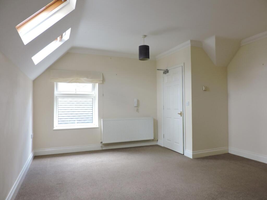 Apartment in Portsmouth - View 2