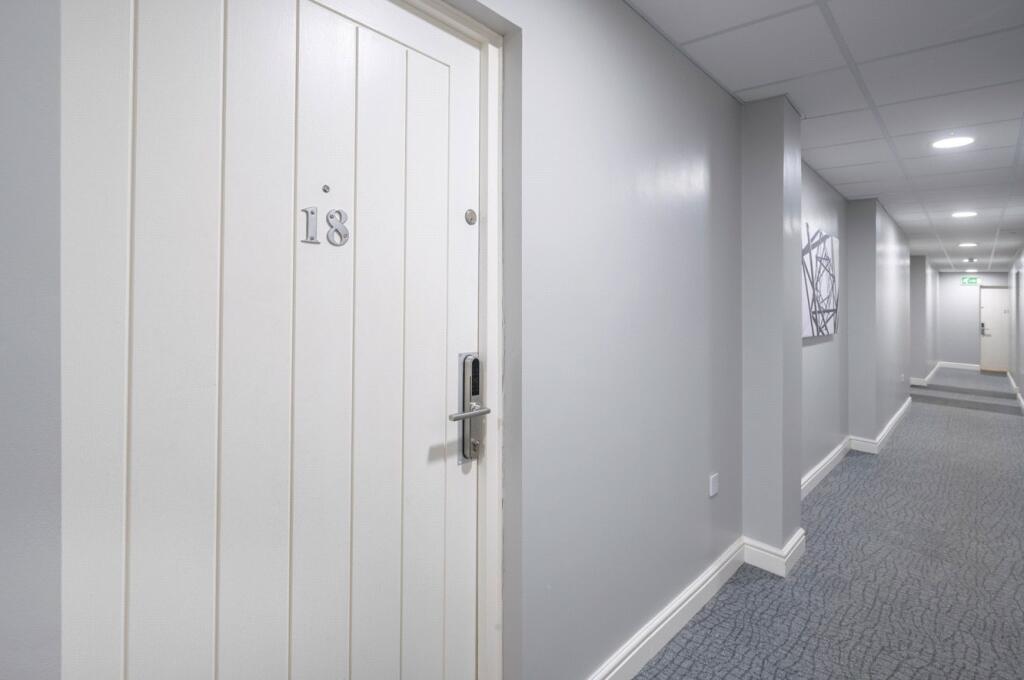 Apartment in Swindon - More