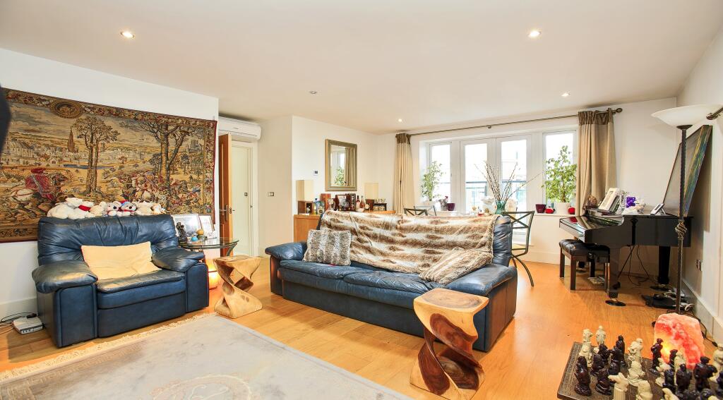 Apartment in Twickenham - View 5