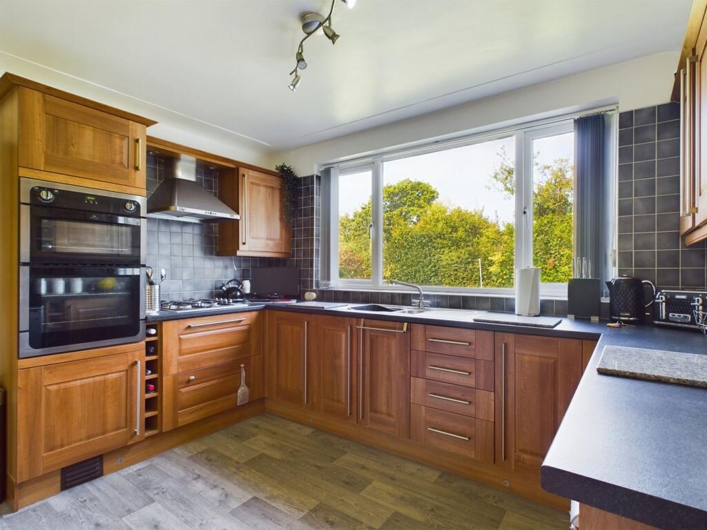 Bleasdale Close, Aughton, L39 photo 4