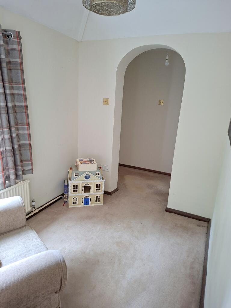 House in Shrewsbury, Llanfair Caereinion - More
