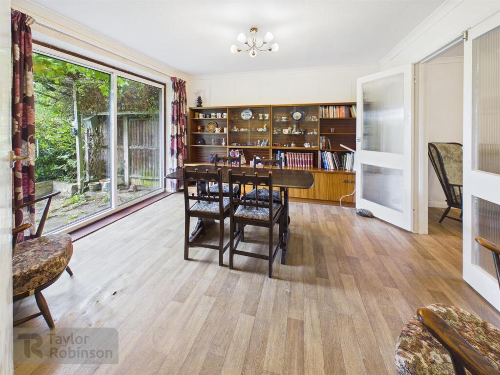House in Crawley, Furnace Green - View 3