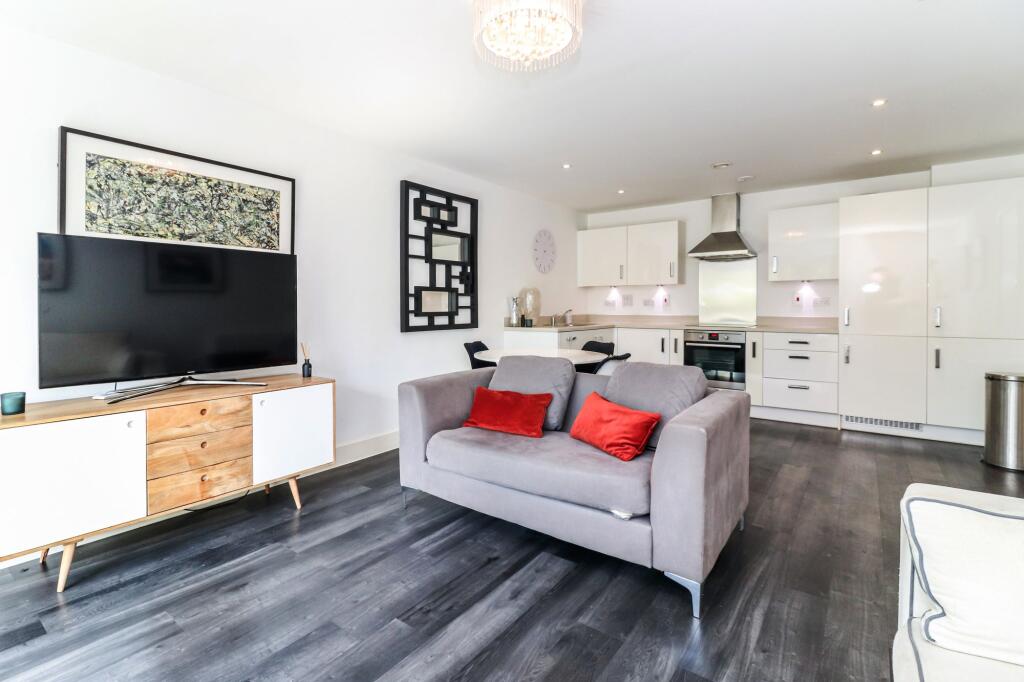 Apartment in Dacorum, Nash Mills - View 4