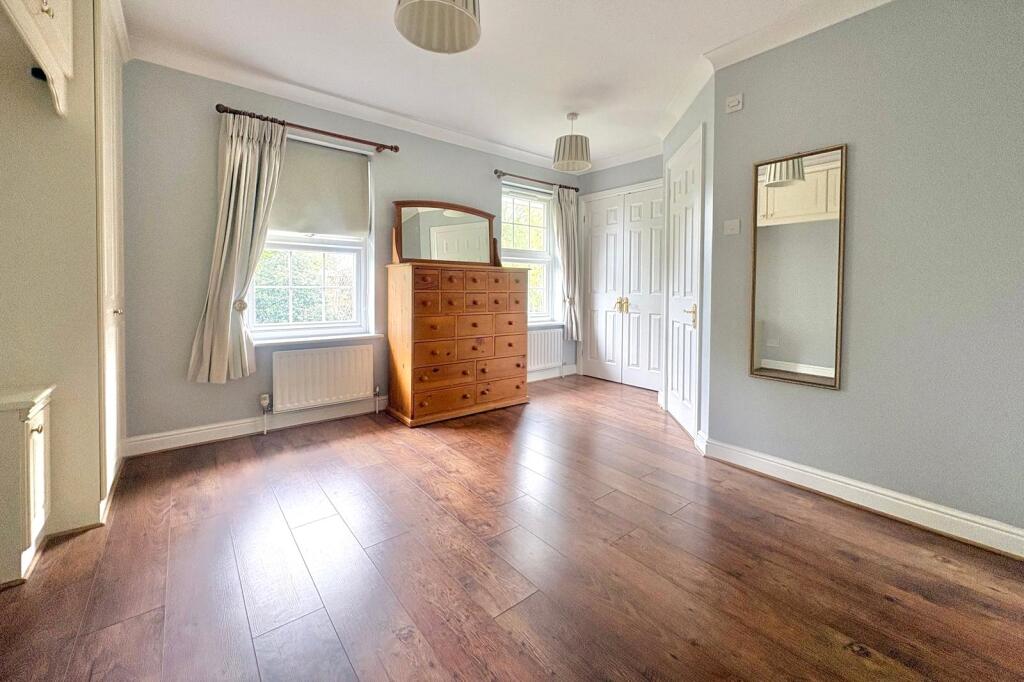 House in Waverley, Farnham - View 5