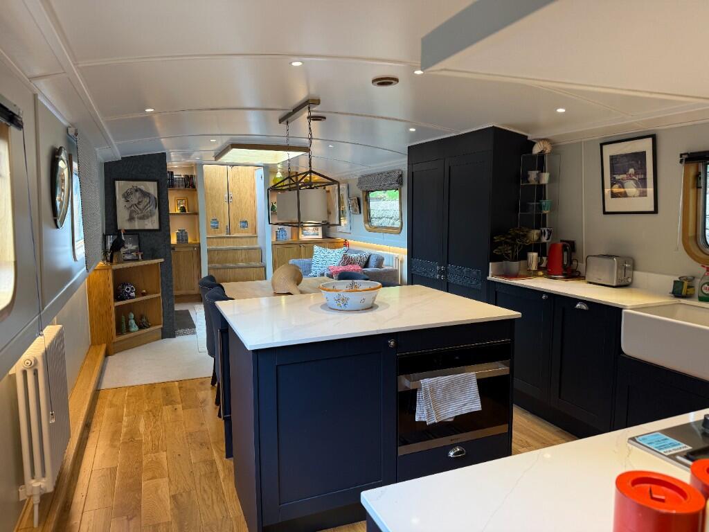 Ash Island, East Molesey, Surrey, KT8 photo 3