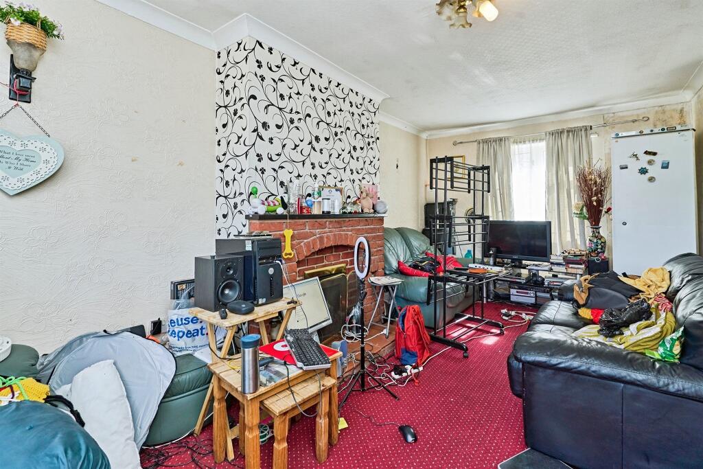 Schofield Avenue, West Bromwich photo 5