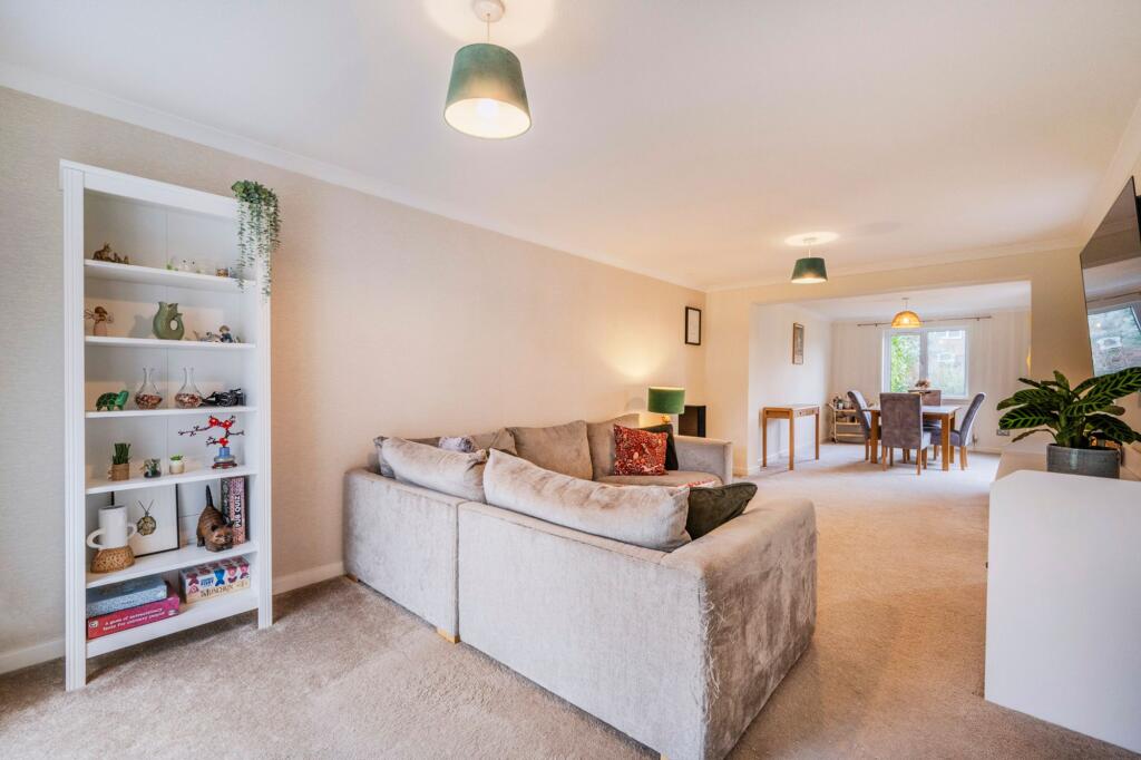 House in Wokingham, Emmbrook - View 5