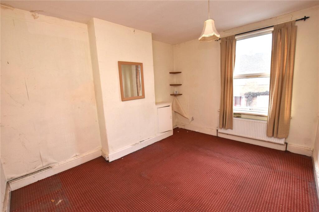 House in Leeds, West Yorkshire - View 4