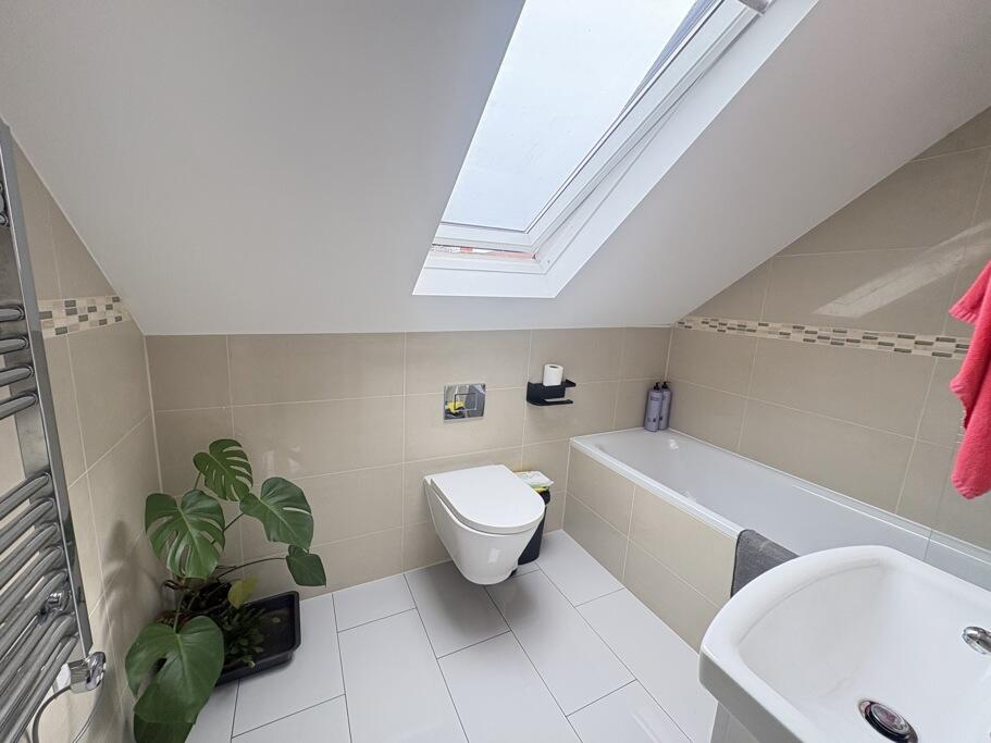 Apartment in Sutton - View 4