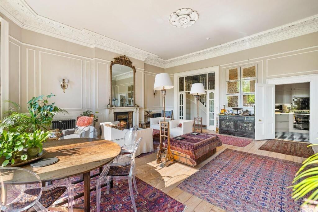 Brunswick Square, Hove photo 3