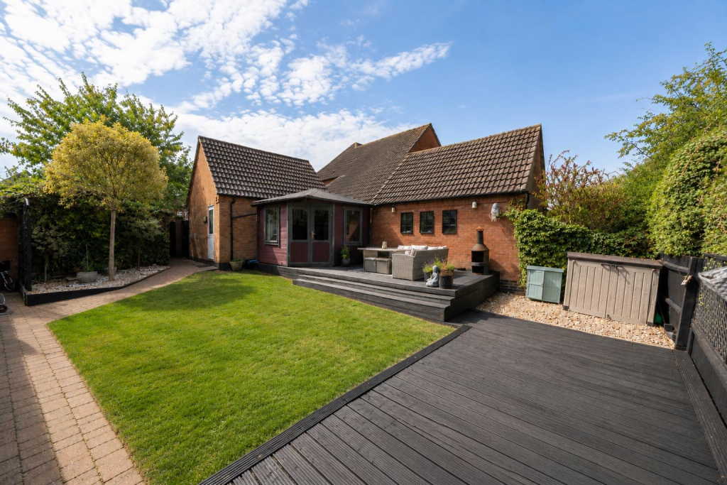 Edgehill Drive, Daventry, NN11 photo 4