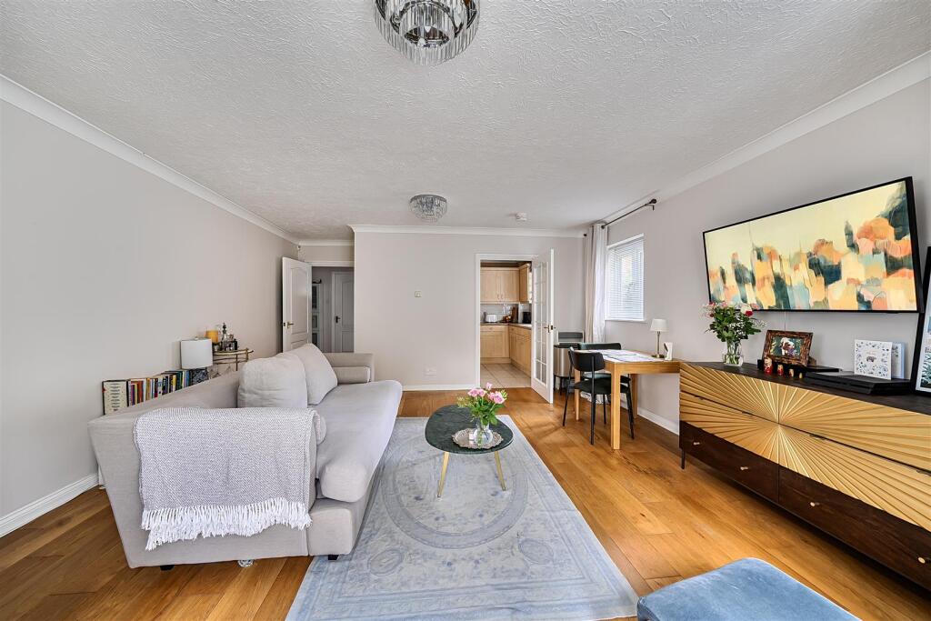 Apartment in Reading, Caversham - View 2
