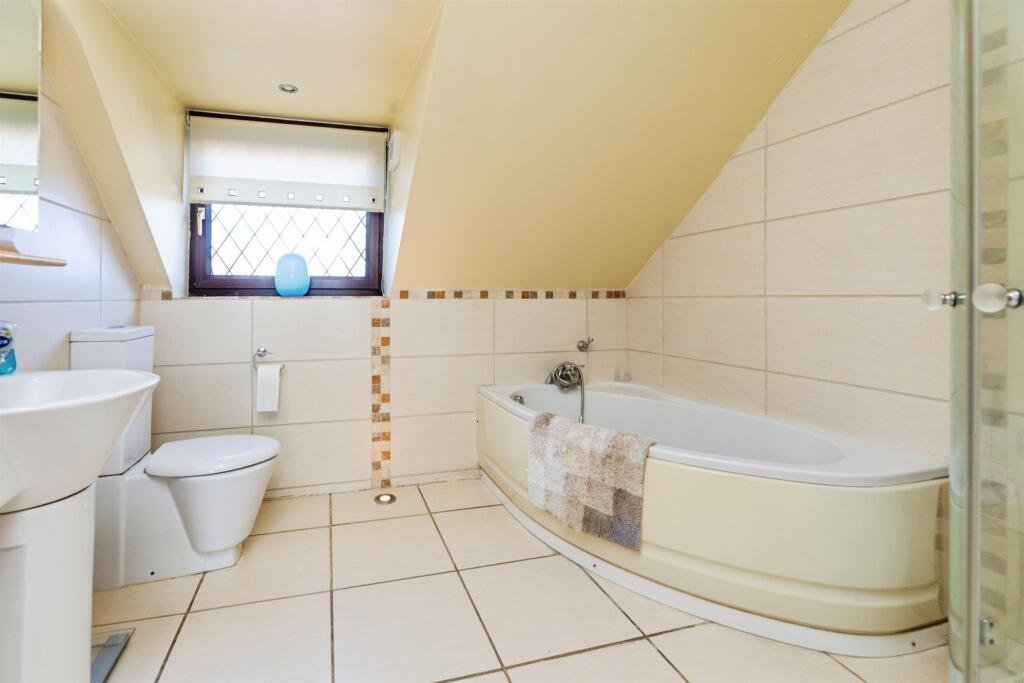 House in Rotherham, South Yorkshire - View 5