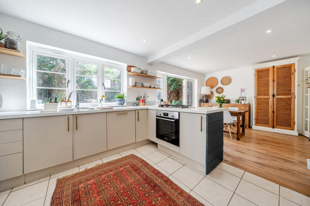 House in Guildford - View 5