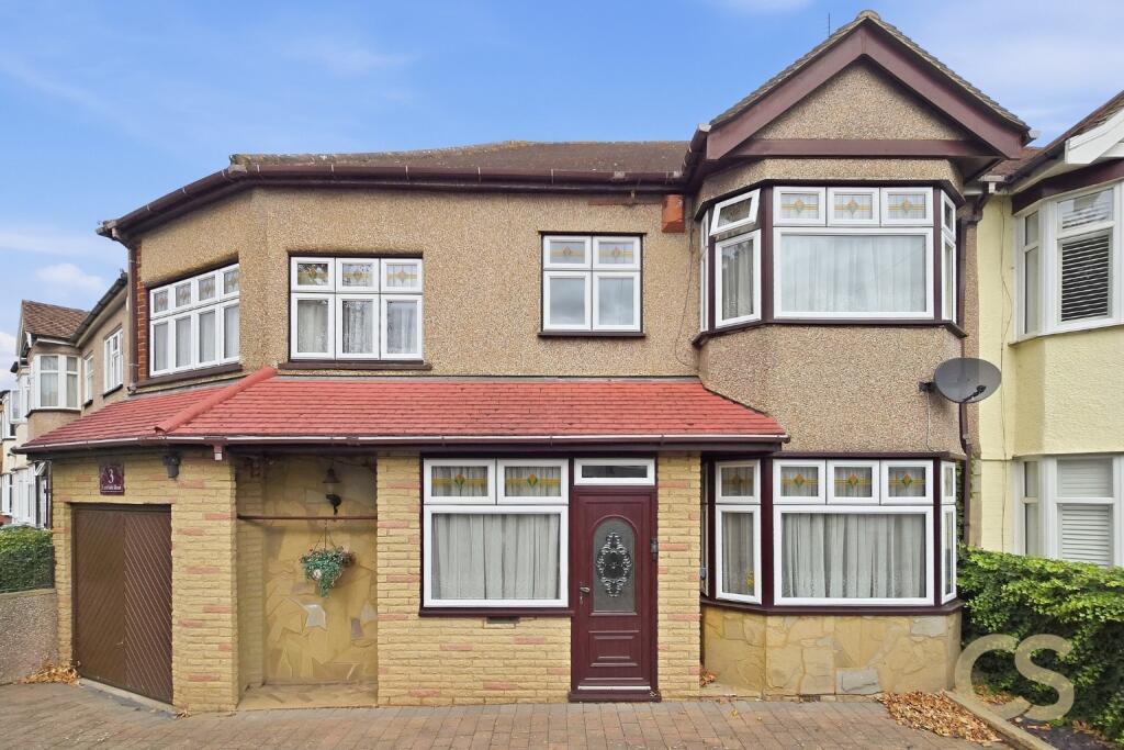 House in Broxbourne, Waltham Cross