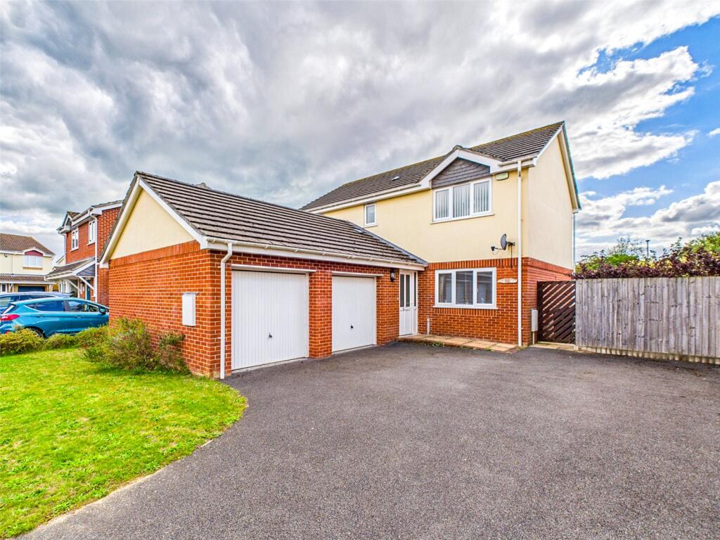 4-bed detached on Iris Close, Hoburne, Christchurch, Dorset, BH23, £600,000