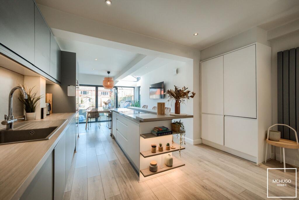 Main image of property: Bull Street, Harborne, B17