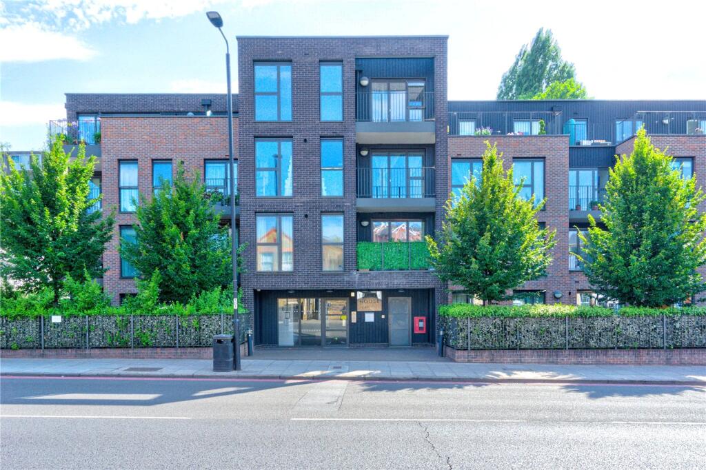 Apartment in London, Roehampton - View 2