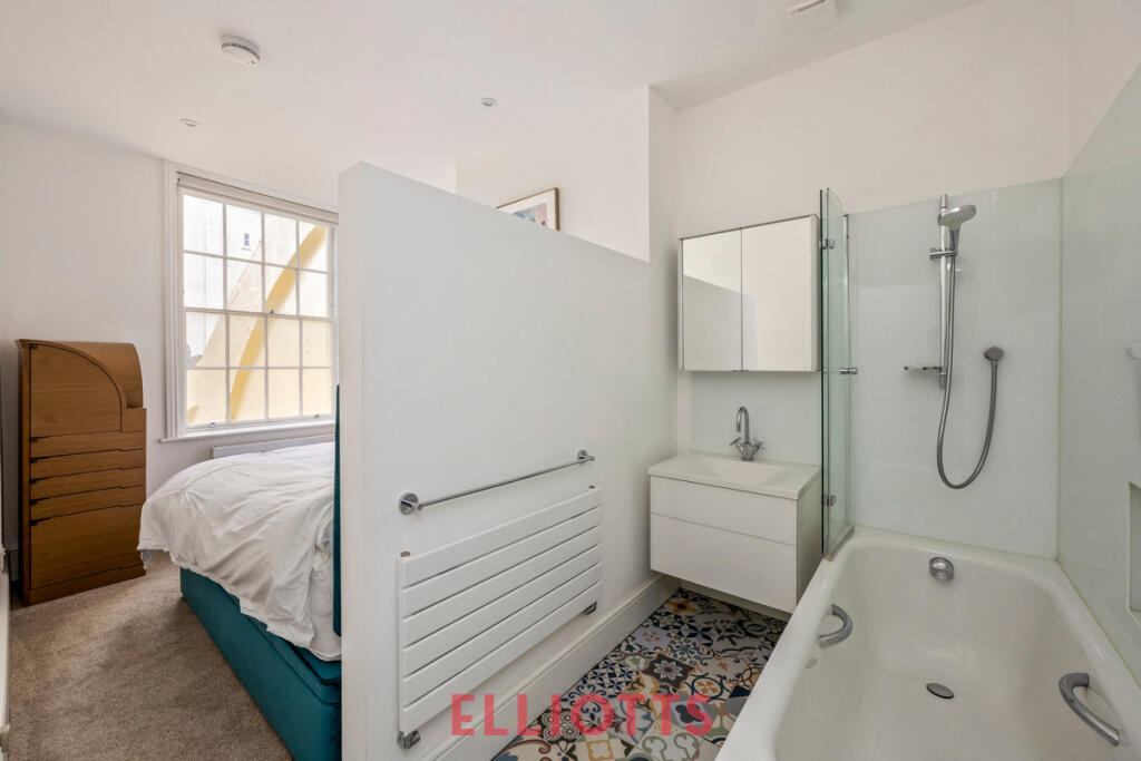 Apartment in Hove, Brunswick - View 5