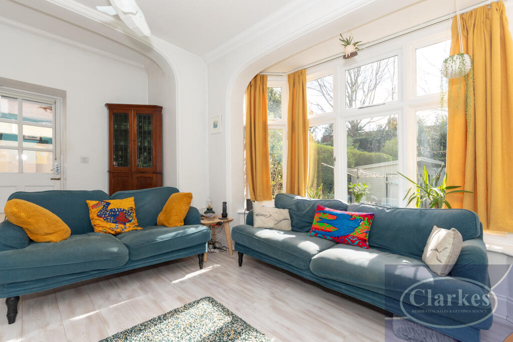 Apartment in Bournemouth, Charminster - View 2