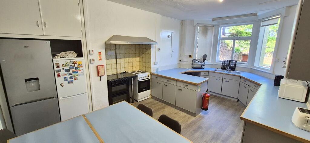 Grosvenor Crescent, Scarborough, North Yorkshire, YO11 2LJ - View 5