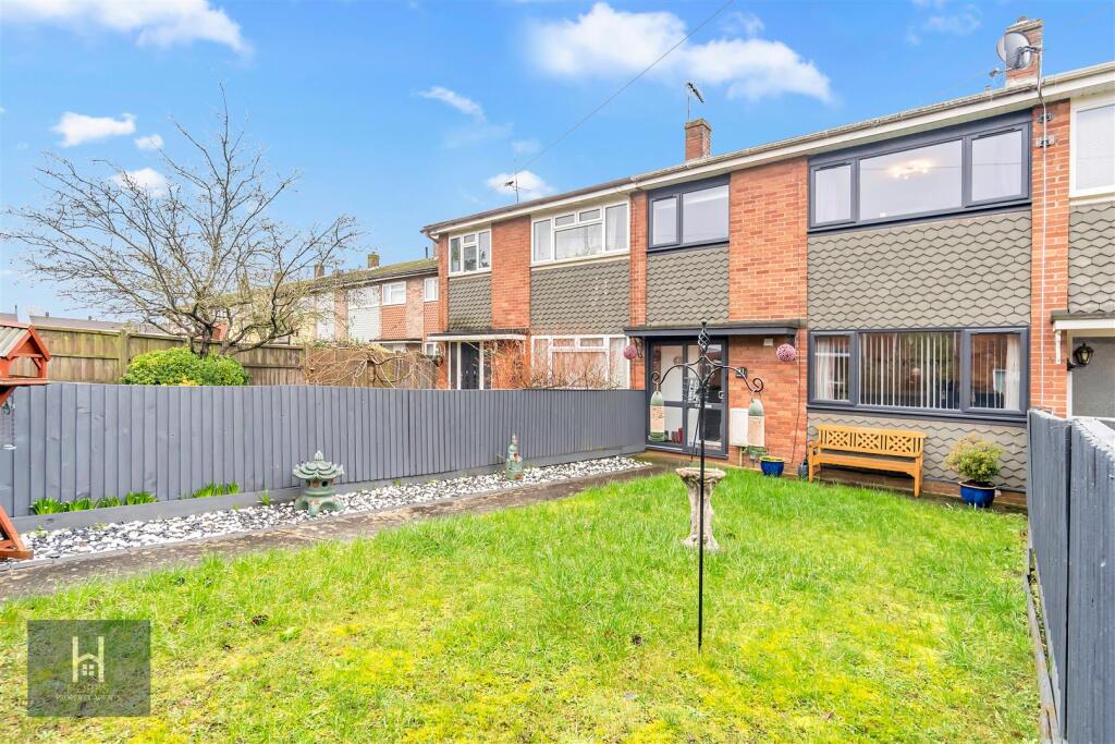 Main image of property: Sunningdale, Yate