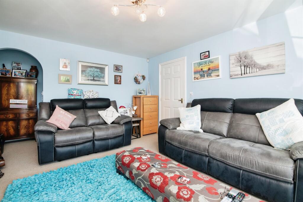 House in Sandwell, West Midlands - More