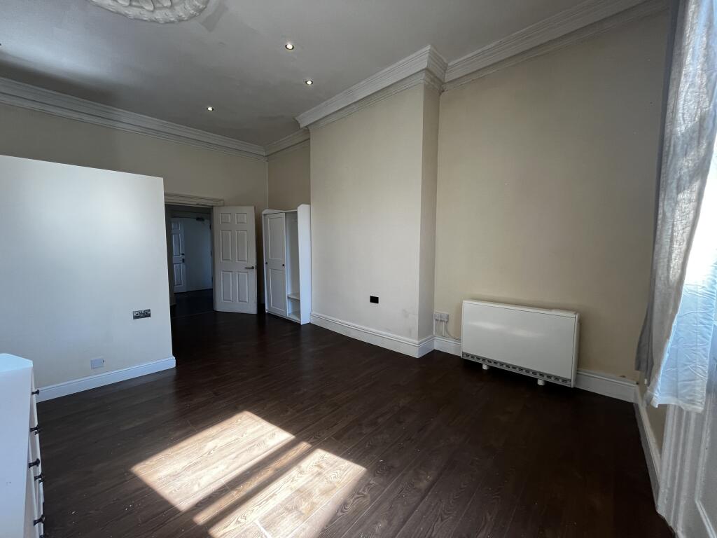 Apartment in Bristol - View 4