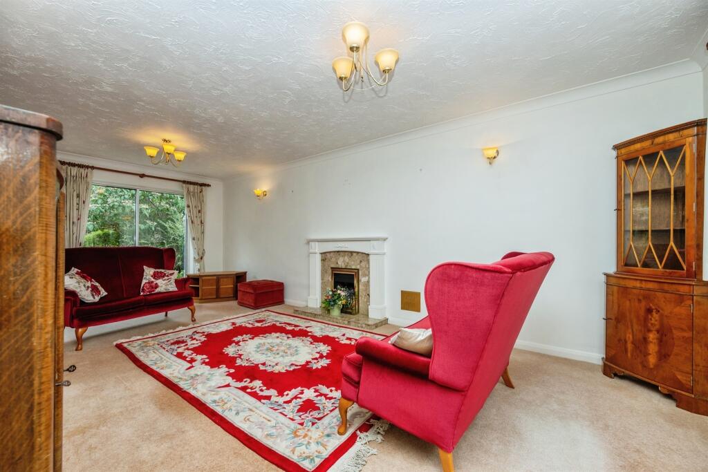 House in Worcester - View 3