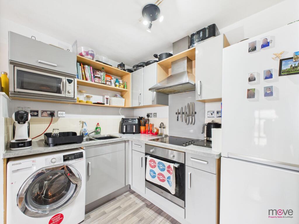 Apartment in Worcester - View 3