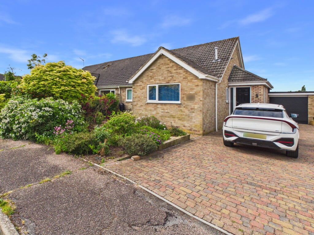 2-bed semi-detached on Slade Close, Ottery St. Mary, £369,950