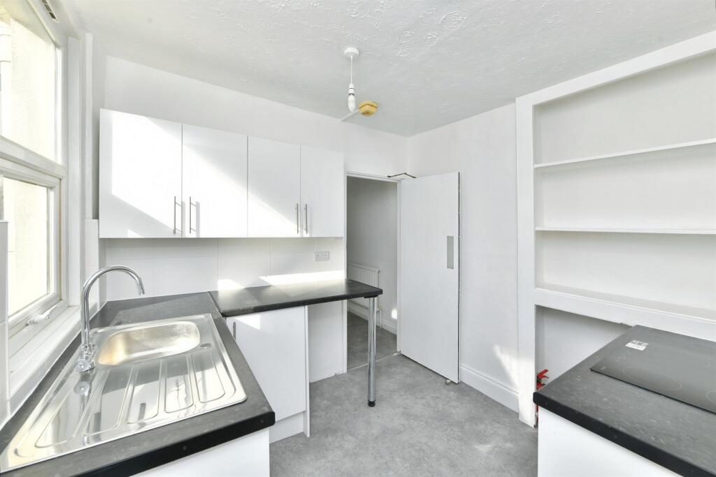 Apartment in Plymouth, Pennycomequick - View 5