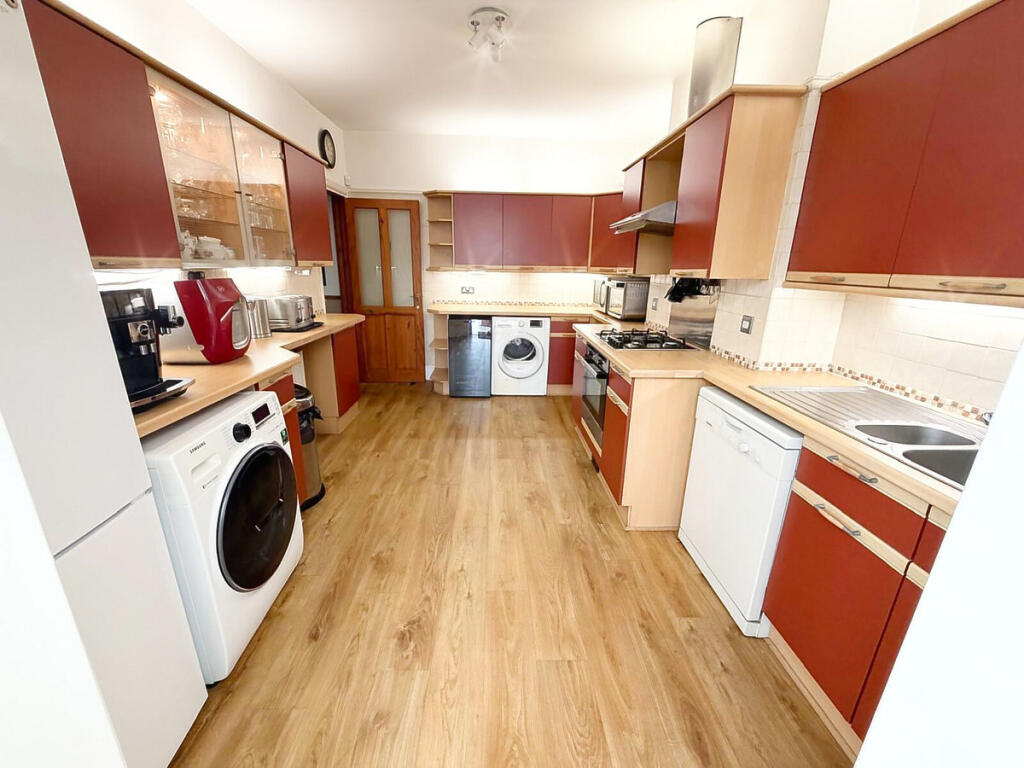 House in Romford - View 4