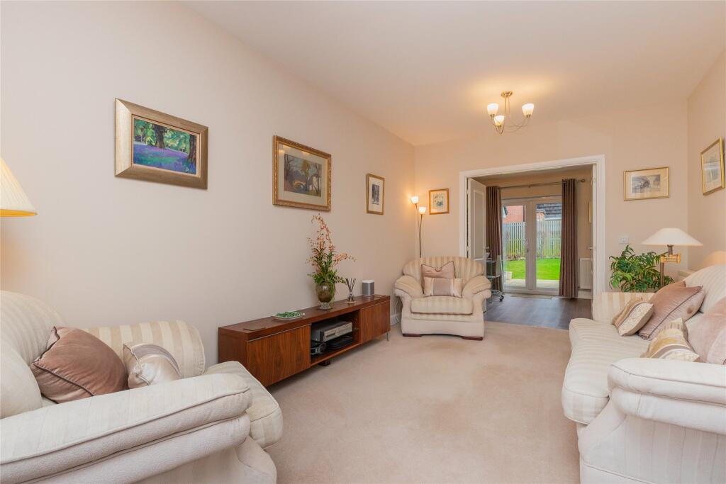 Raeswood Crescent, Crookston, Glasgow City image 3