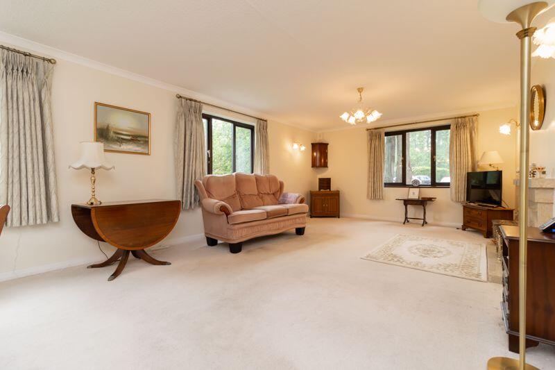Landscape Road, Warlingham photo 2